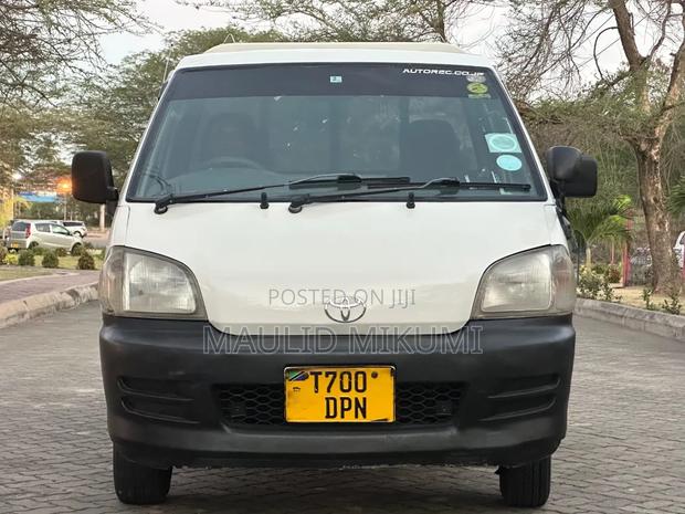 Toyota TownAce 2002 White