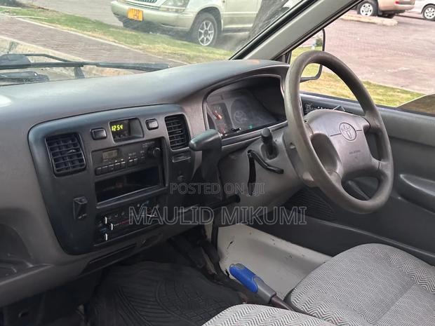 Toyota TownAce 2002 White