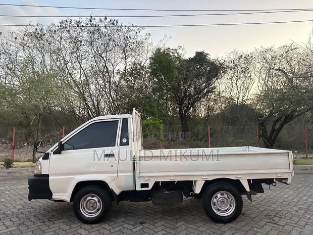 Toyota TownAce 2002 White