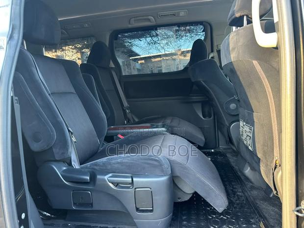 Toyota Vellfire 2010 Black