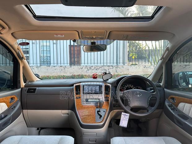Toyota Alphard 2.4 Petrol FWD 2005 Silver
