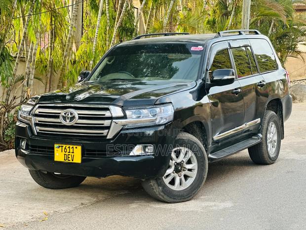 Toyota Land Cruiser 2000 Black