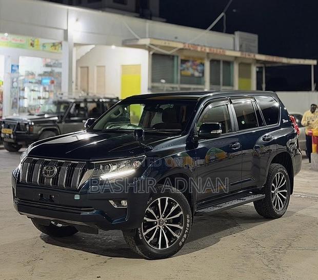 Toyota Land Cruiser Prado 2.8 2019 Blue