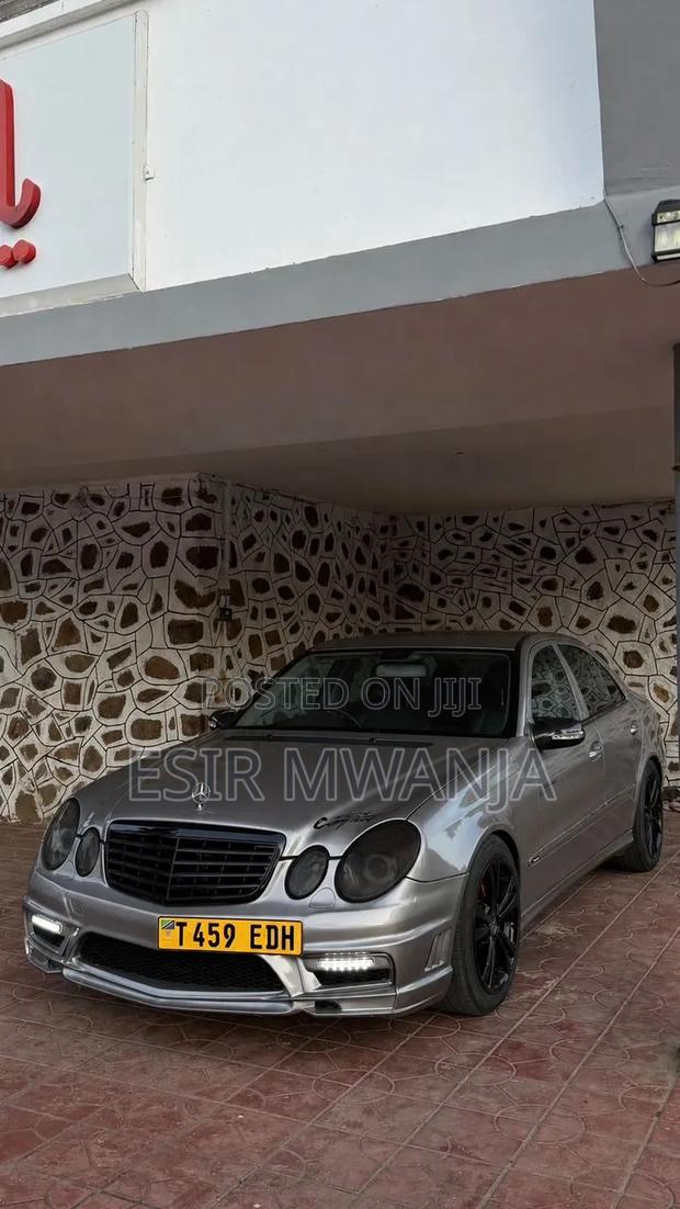 Mercedes-Benz E320 2006 Silver