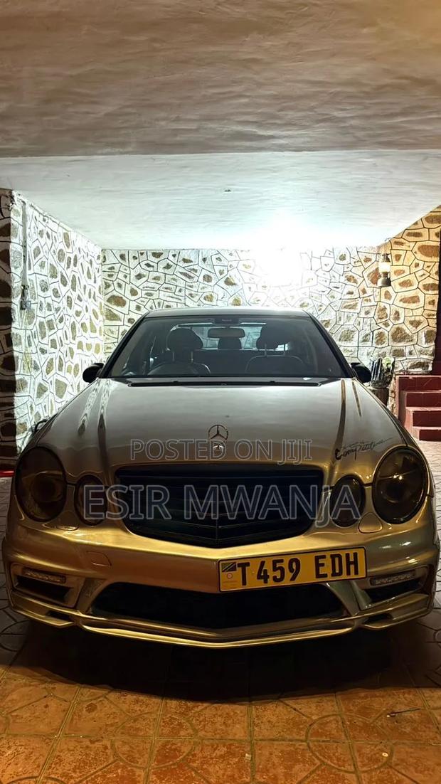 Mercedes-Benz E320 2006 Silver