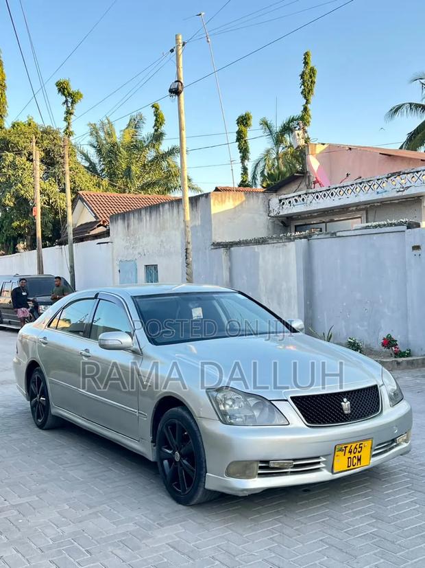 Toyota Crown 2004 Silver