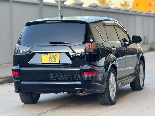 Mitsubishi Outlander 2010 Black