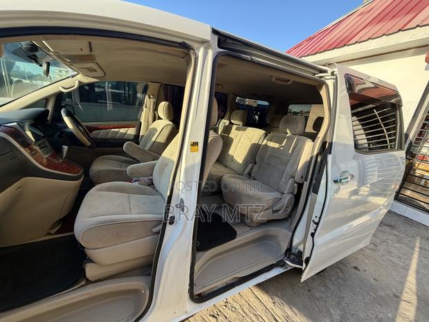 Toyota Alphard 2.4 Hybrid AWD 2005 White