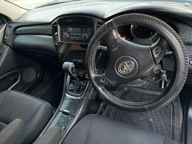 Toyota Kluger 2005 Black