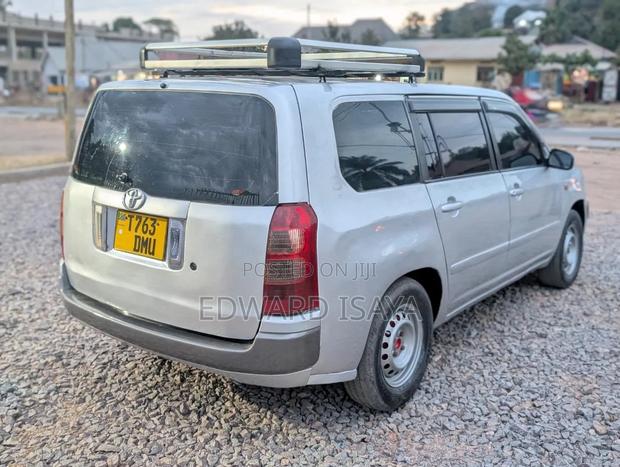 Toyota Probox 2004 Silver