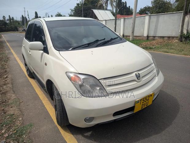 Toyota IST 2005 White