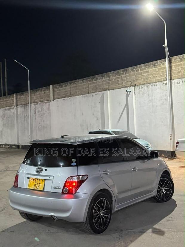 Toyota IST 2005 Silver