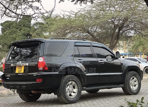Toyota Hilux Surf 2005 Black