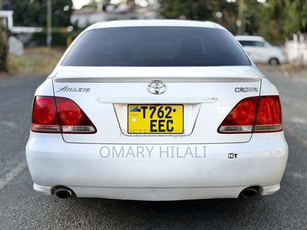 Toyota Crown 2006 Pearl