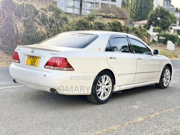 Toyota Crown 2006 Pearl
