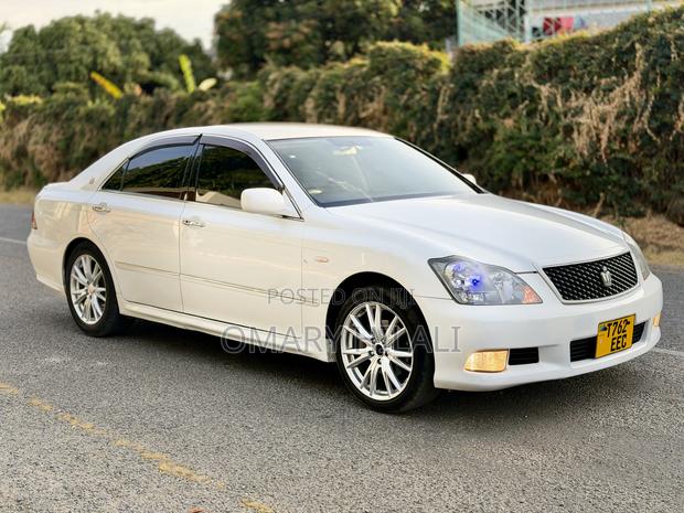 Toyota Crown 2006 Pearl