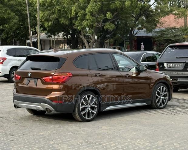 BMW 120i 2016 Brown