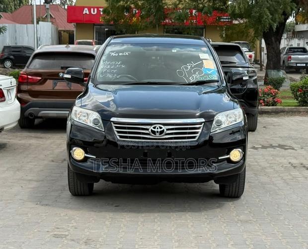 Toyota Vanguard 2010 Black
