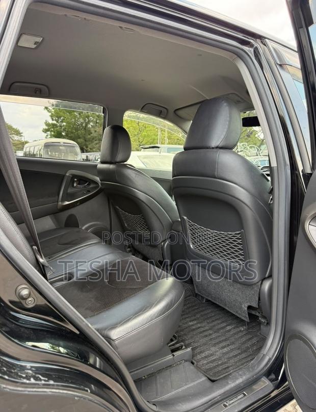 Toyota Vanguard 2010 Black