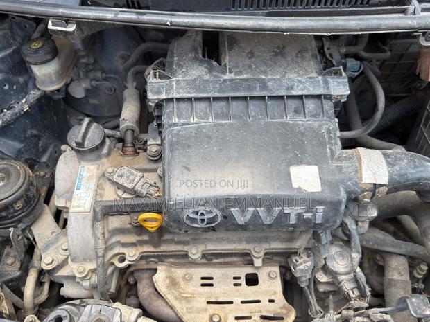 Toyota IST 2005 Blue