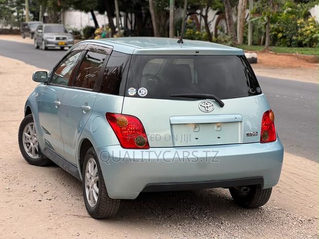 Toyota IST 2005 Blue