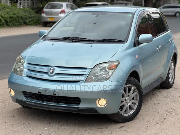 Toyota IST 2005 Blue