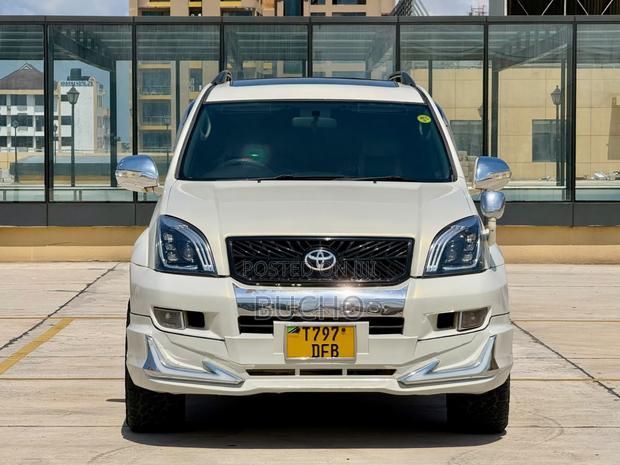 Toyota Land Cruiser Prado 2006 White