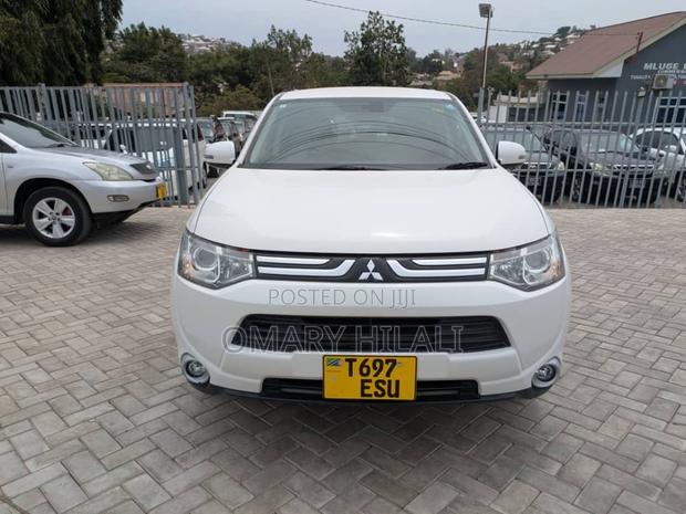 Mitsubishi Outlander 2015 White