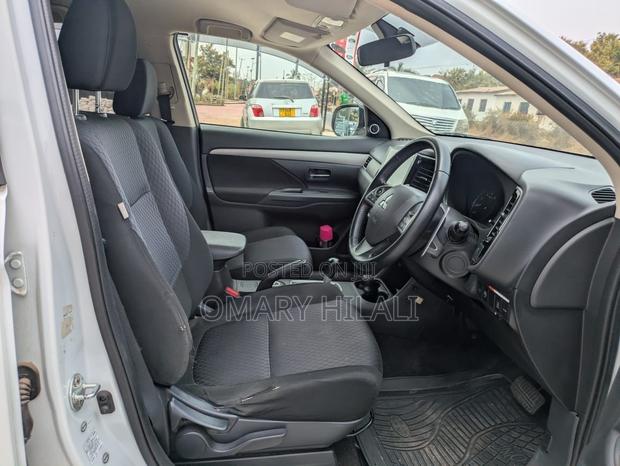 Mitsubishi Outlander 2015 White