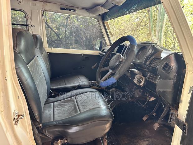 Suzuki Samurai 1989 White