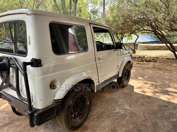 Suzuki Samurai 1989 White