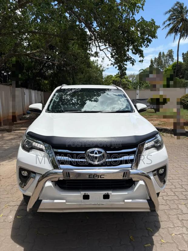 Toyota Fortuner 2.8 D AWD 2020 White