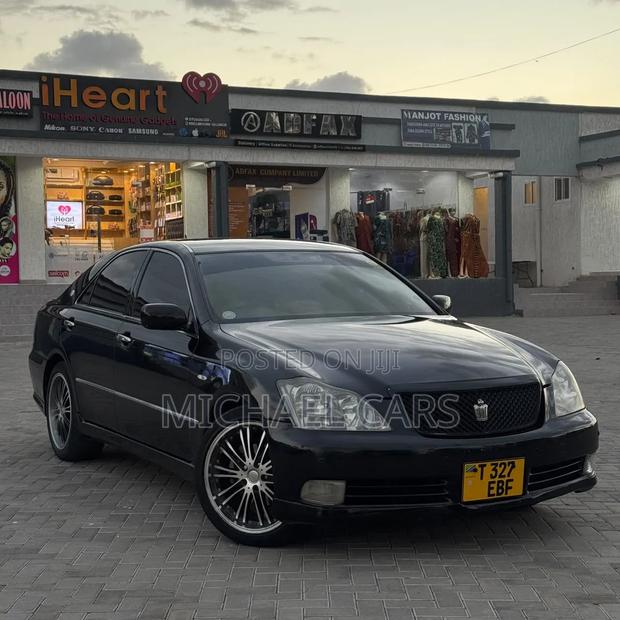 Toyota Crown 2004 Black