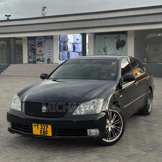 Toyota Crown 2004 Black