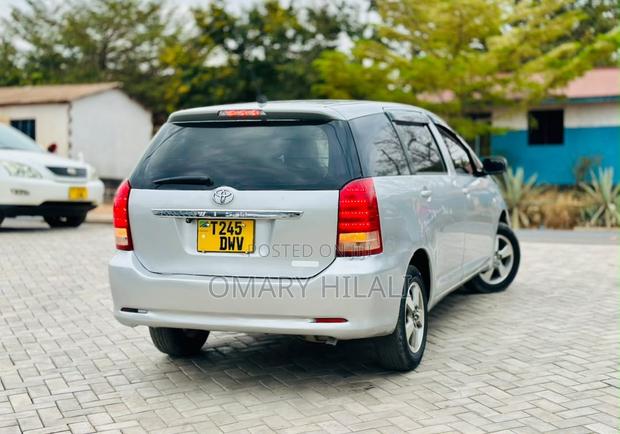 Toyota Wish 2006 Silver