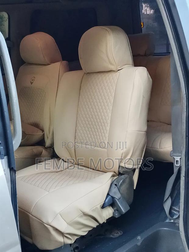 Toyota Noah 2001 Silver
