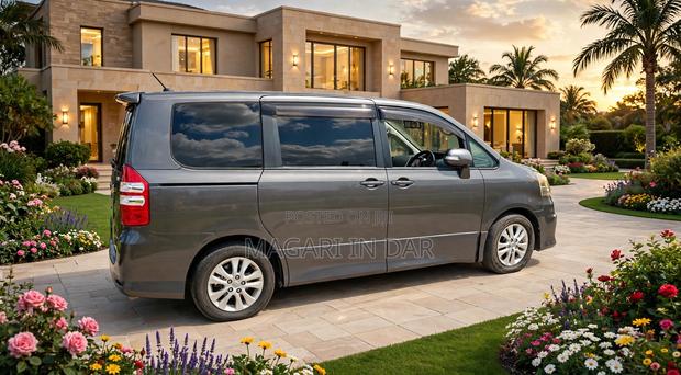 Toyota Noah 2010 Gray