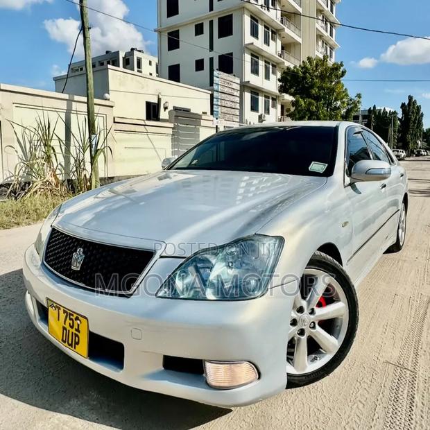 Toyota Crown 2006 Silver