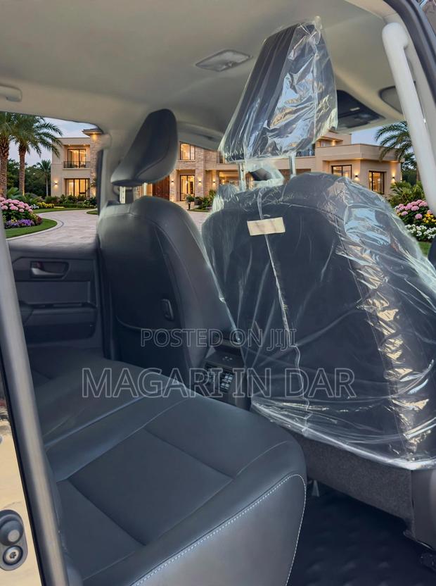 New Toyota Hilux 2026 Black