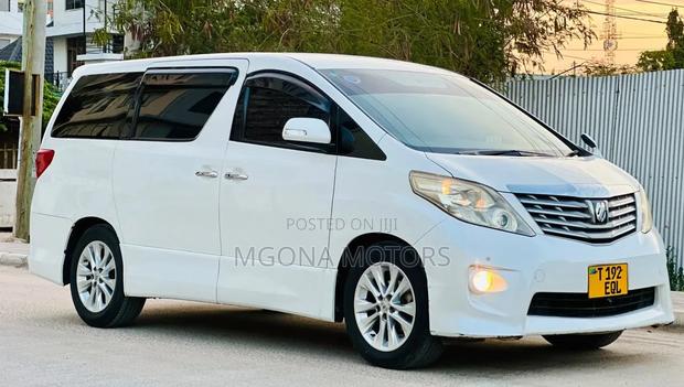 Toyota Alphard 2.4 Petrol AWD 2009 White