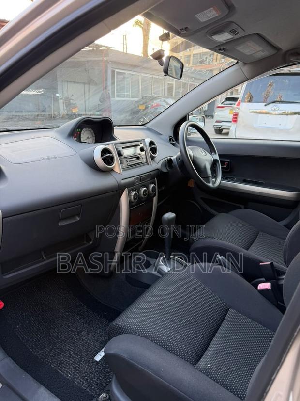 Toyota IST 2004 Gold