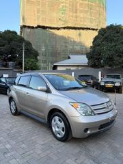 Toyota IST 2004 Gold for sale