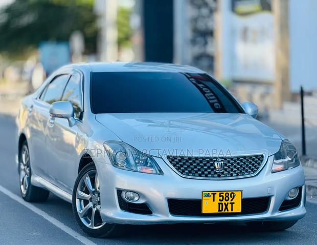 Toyota Crown 2009 Silver
