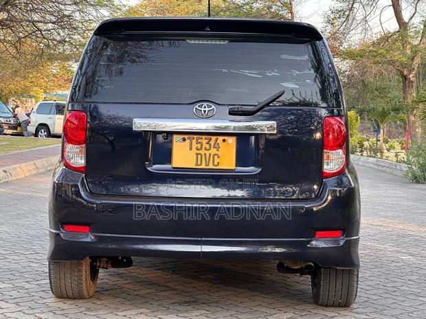 Toyota Corolla Rumion Hatchback 1.5 FWD 2009 Blue