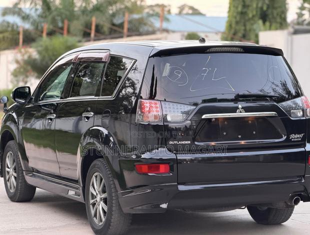 Mitsubishi Outlander 2010 Black