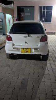 Toyota Vitz 2004 White for sale