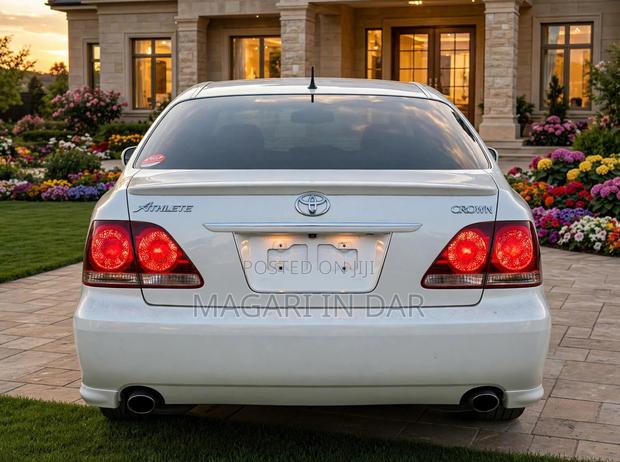 Toyota Crown 2006 White