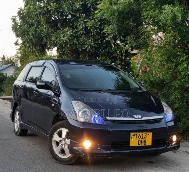 Toyota Wish 2005 Blue