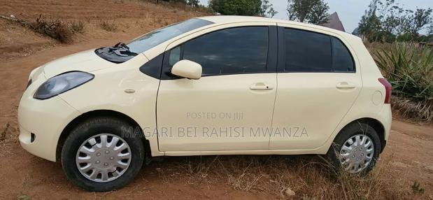 Toyota Vitz 2006 Silver
