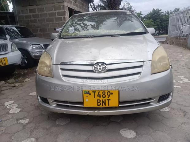 Toyota Corolla Spacio 2004 Silver